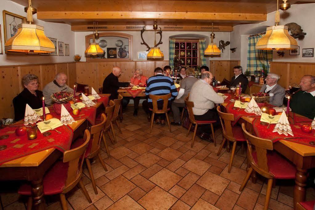 Landgasthof Kirchmayer Farchant Exterior foto